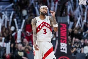 状态火热!英格拉姆半场9中7&三分3中2拿到18分&填满数据栏